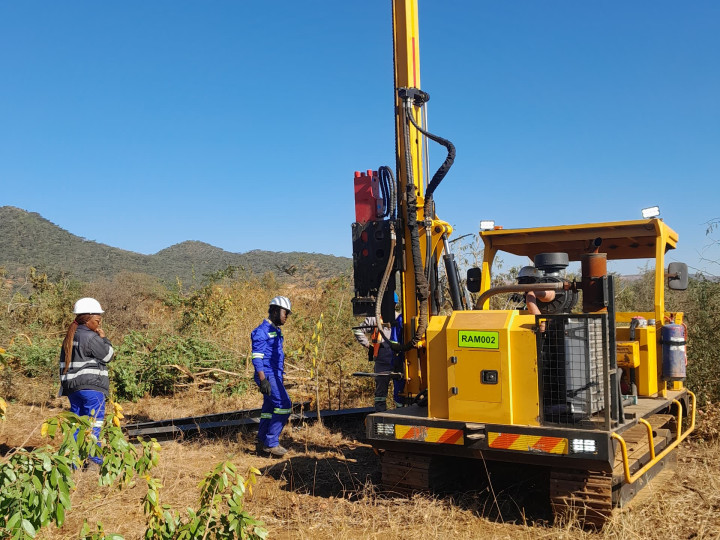 Ramming of pile posts