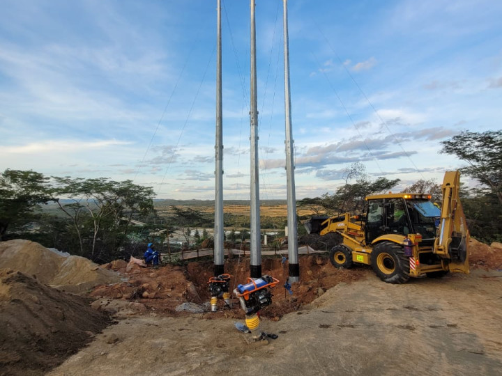 POLL ERECTION